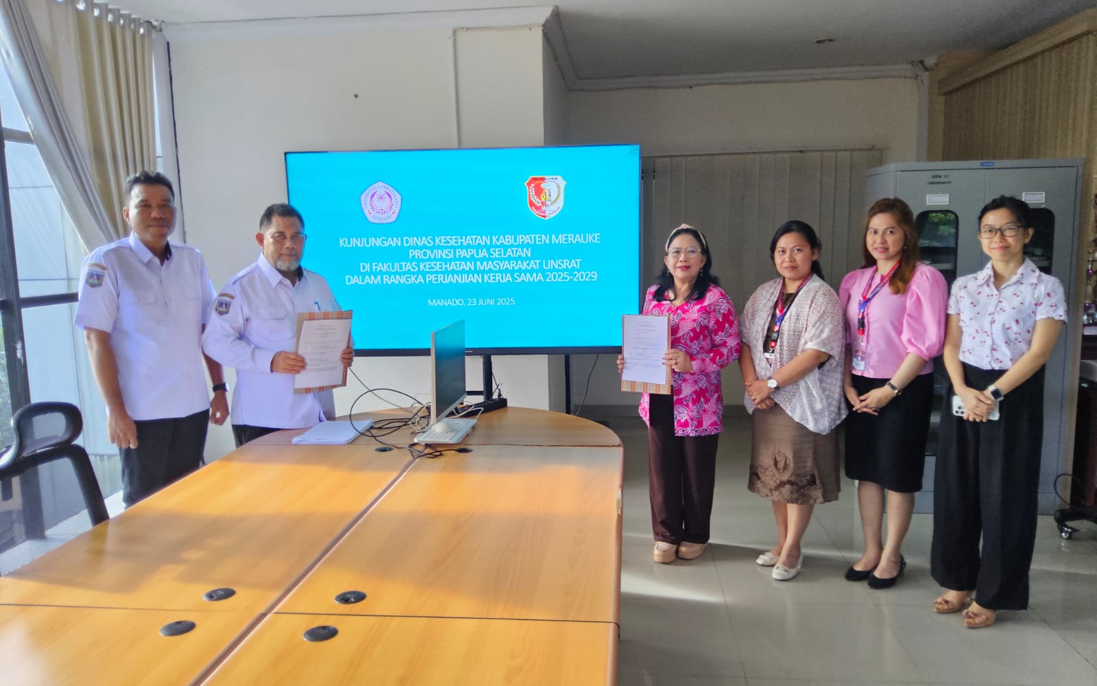 FKM UNSRAT dan Dinas Kesehatan Merauke Teken MOA untuk Periode 2025–2029 FKM UNSRAT dan Dinas Kesehatan Merauke Teken MOA untuk Periode 2025–2029